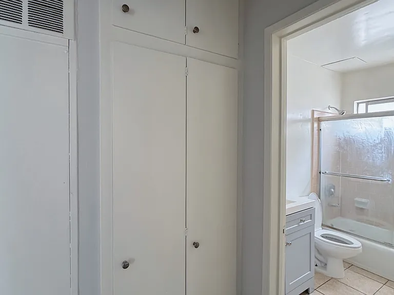 135 N 5th St #D — Photo 11