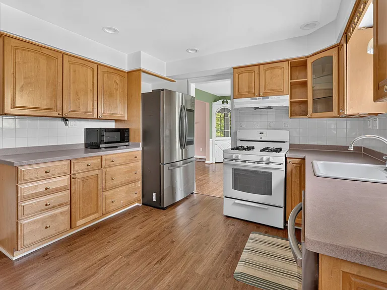 3919 N Chesterbrook Rd — Photo 19