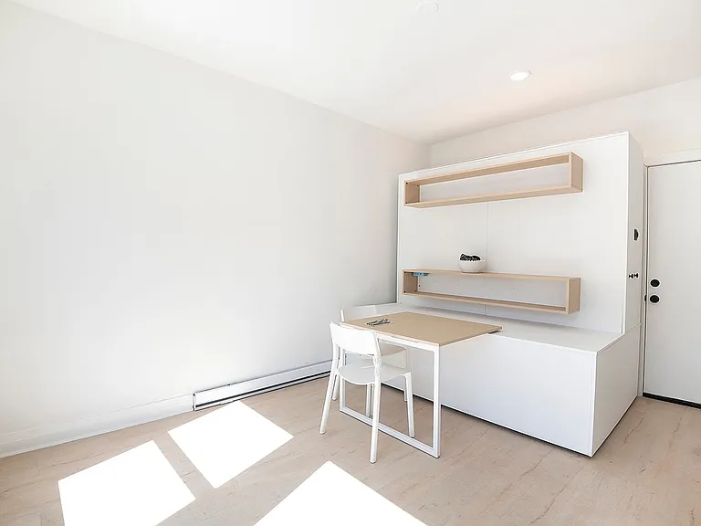 8th Street Studios Near Downtown Los Angeles Move-In Special — Photo 46