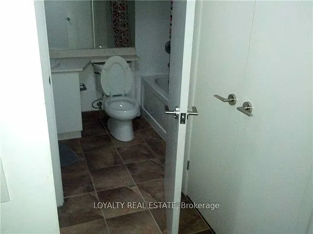209 Fort York Blvd #768 — Photo 17
