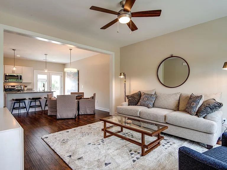 2406 Danilynn Dr — Photo 5