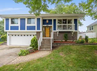 259 Cunningham Ln, Bloomingdale, IL 60108