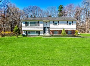 7 Dearborn Rd, West Nyack, NY 10994