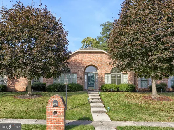 3673 Regency Ln, York, PA 17402