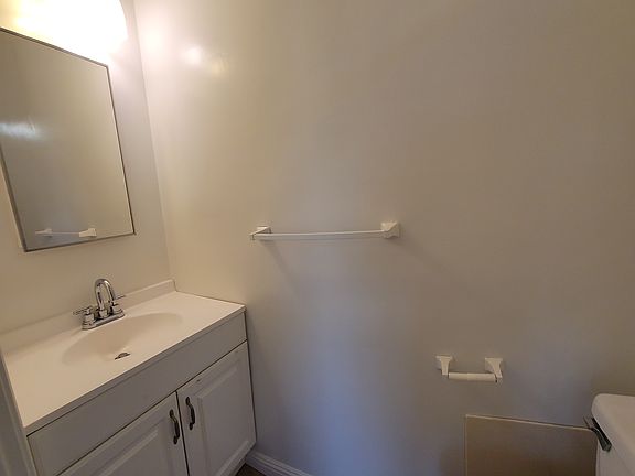 4th image of 332 N Isabel St APT 7