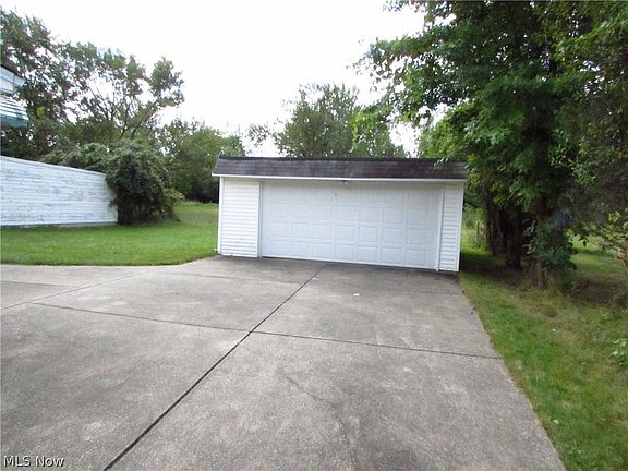 2nd image of 20732 Applegate Rd