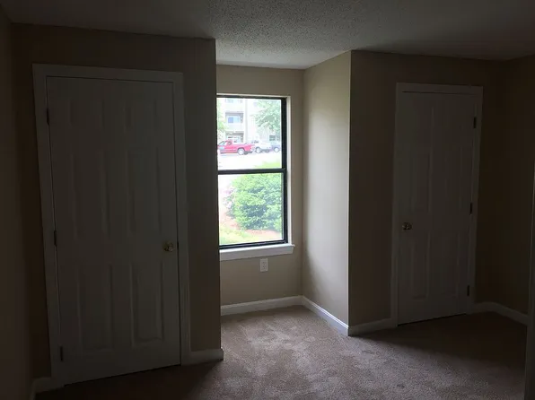 3 Marc Dr APT 3C3, Plymouth, MA 02360