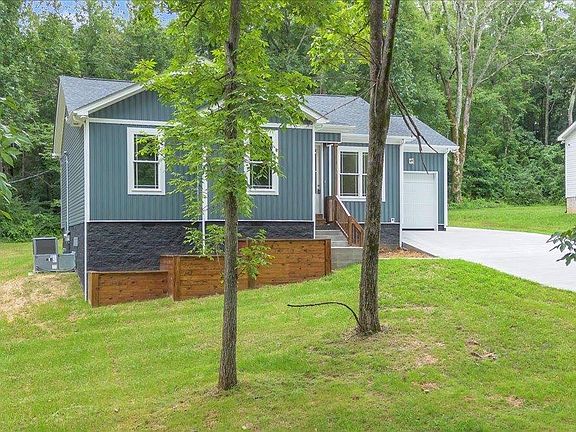 2nd image of 634 Mountain View Dr