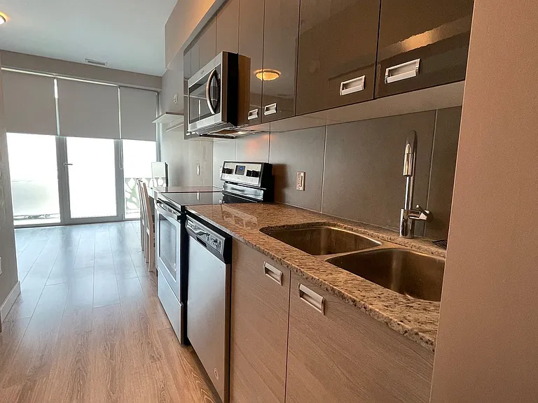 250 Albert St #102 — Photo 10