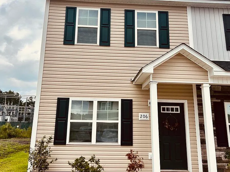 206 Alexa Pl — Photo 1