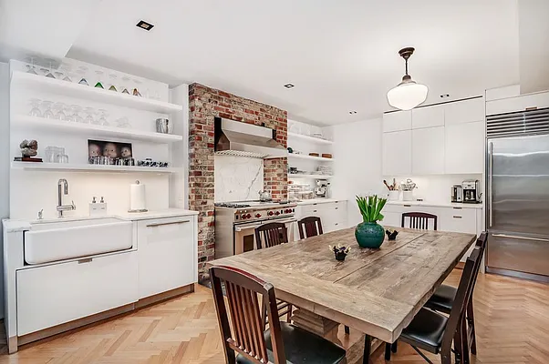 Rented by Compass | media 10