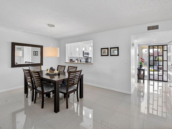 4th image of 5673 Fairway Park Drive #202