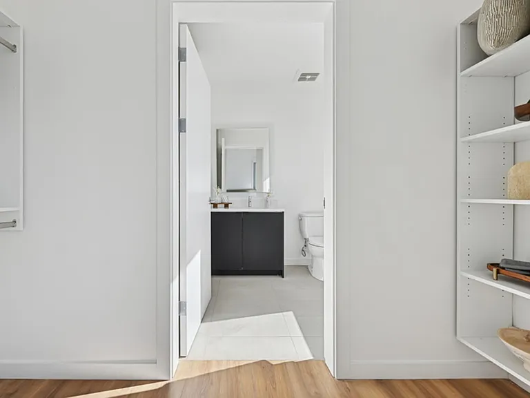 Evani 3223 Wilshire — Photo 41