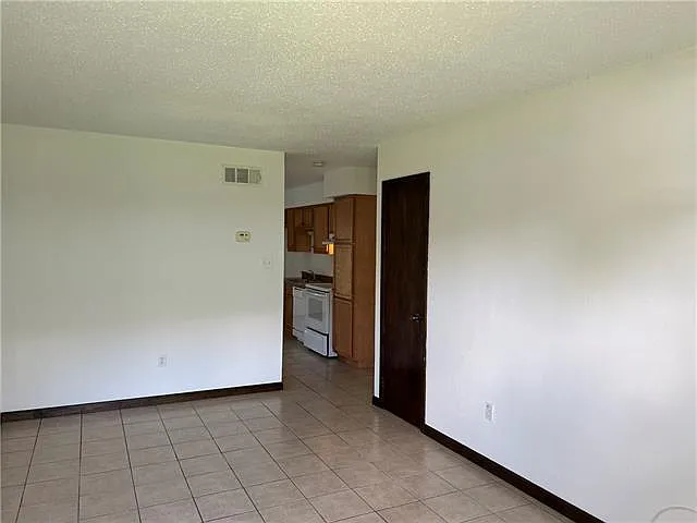 820 Early St #9 — Photo 2