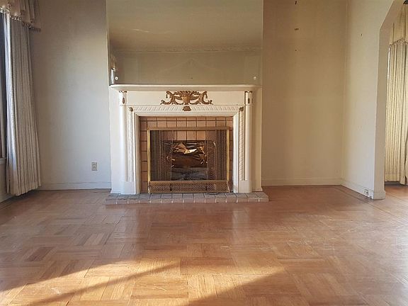 2nd image of 56 Saint Charles Ave