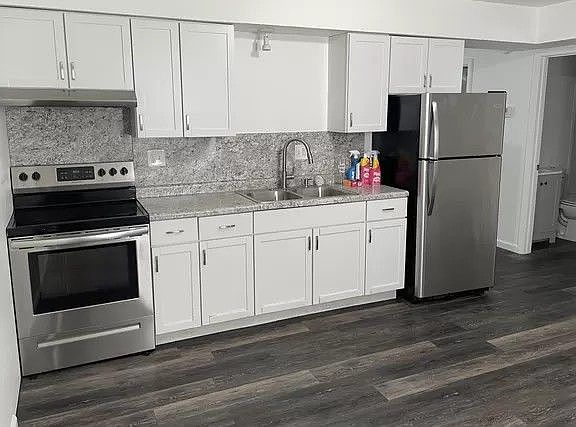 4th image of 2820 SE Monroe St APT B