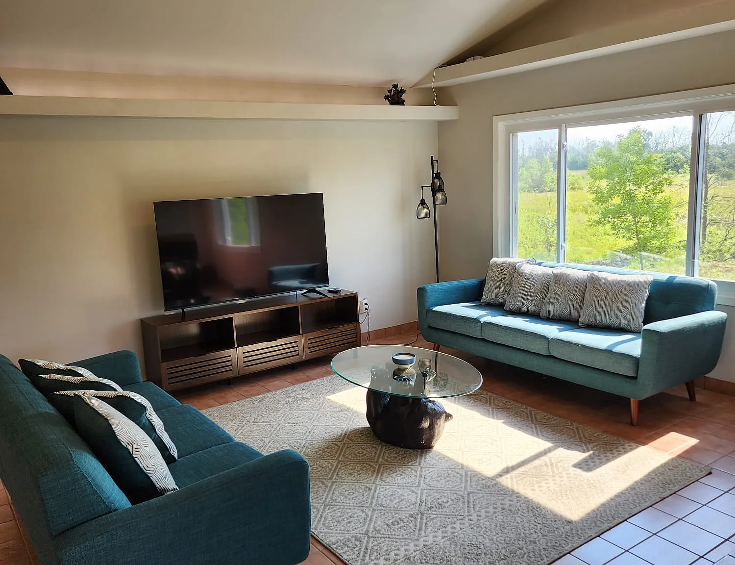 5 bed, 4300 sqft, $4,250 — Photo 3