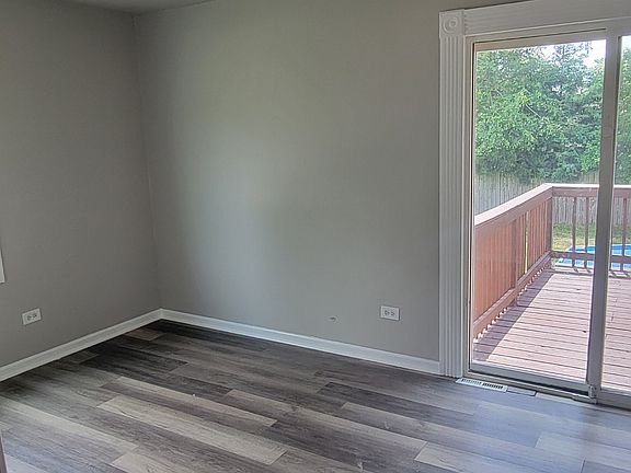 5th image of 762 Notre Dame Dr