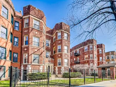 1340 W Greenleaf Ave #2C, Chicago, IL, 60626
