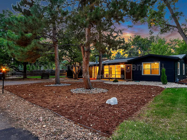 8845 W Frances Pl — Photo 1