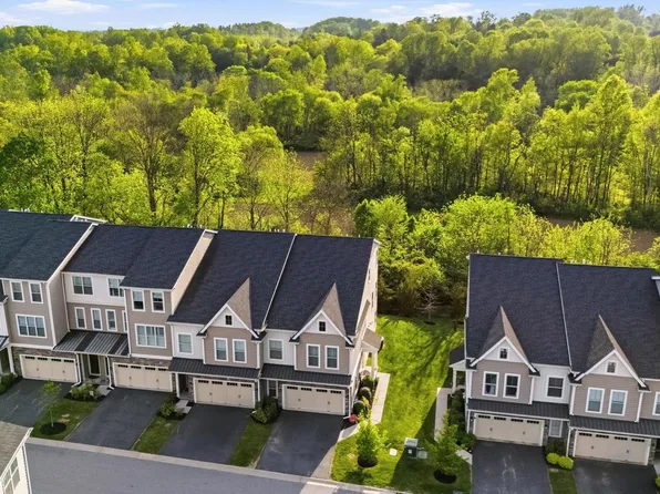 332 Redbud Ln, Kennett Square, PA 19348