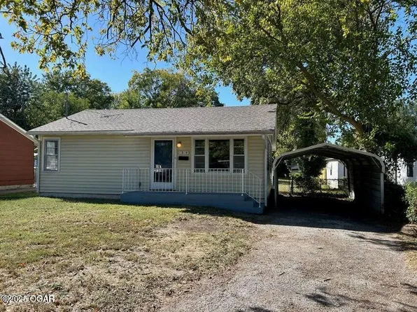 1314 S Washington St, Webb City, MO 64870