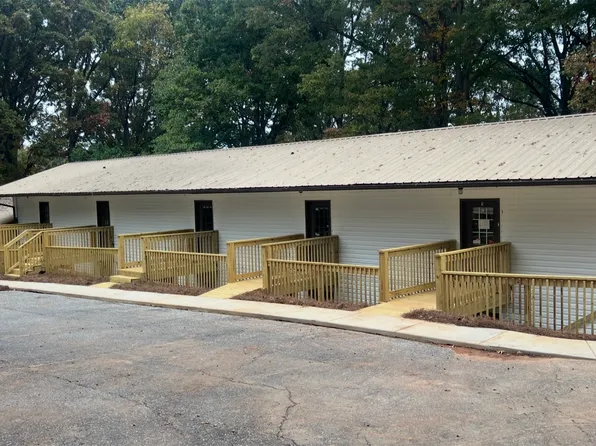 1090 7th Ave NW #7, Hickory, NC 28601