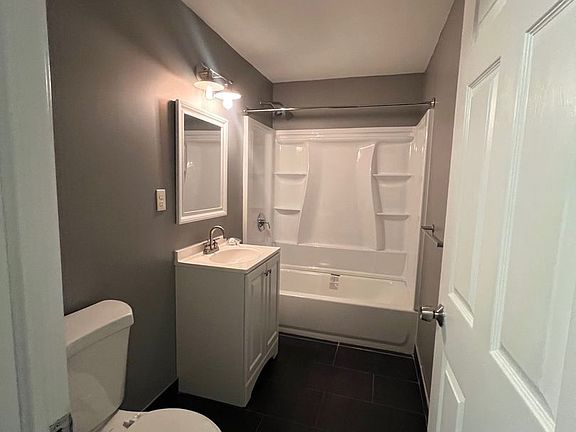 5th image of 122 Chestnut St APT 14