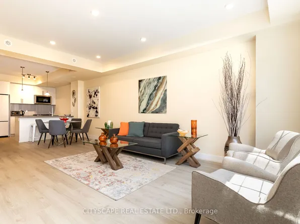 26 Ernest Ave #8, Toronto, ON M6P 0B8