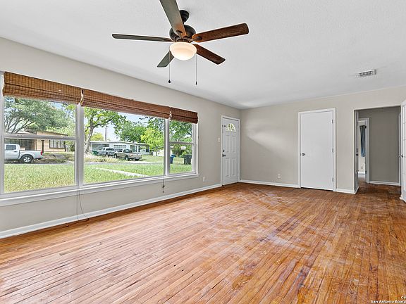 3rd image of 426 KAREN LN