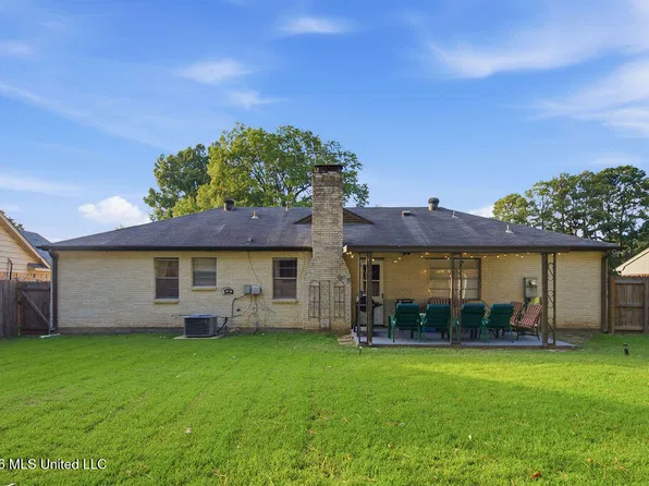 8208 Chesterfield Dr, Southaven, MS 38671
