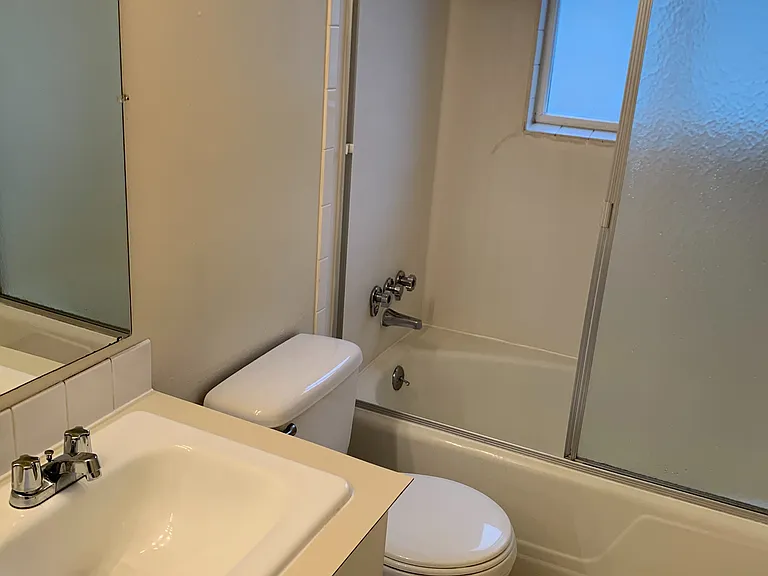 3651 SE 40th Ave — Photo 8