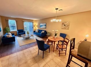 97 Anderer Ln APT 105, West Roxbury, MA 02132