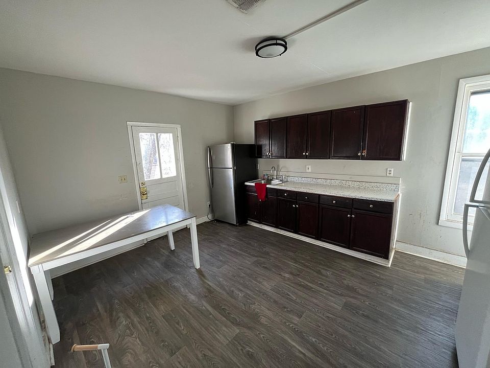 1st image of 25 Lincoln Ave APT 1
