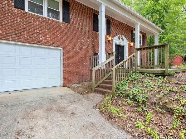 1607 Sycamore Dr, Garner, NC 27529