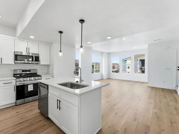 132 E Chambord Ct E, Sandy, UT 84070