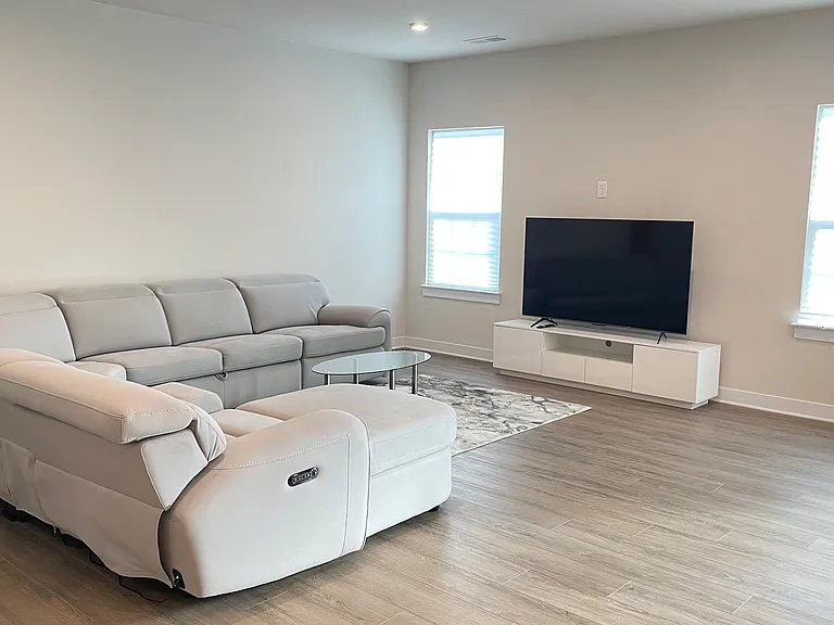1840 Meredith Pl — Photo 15