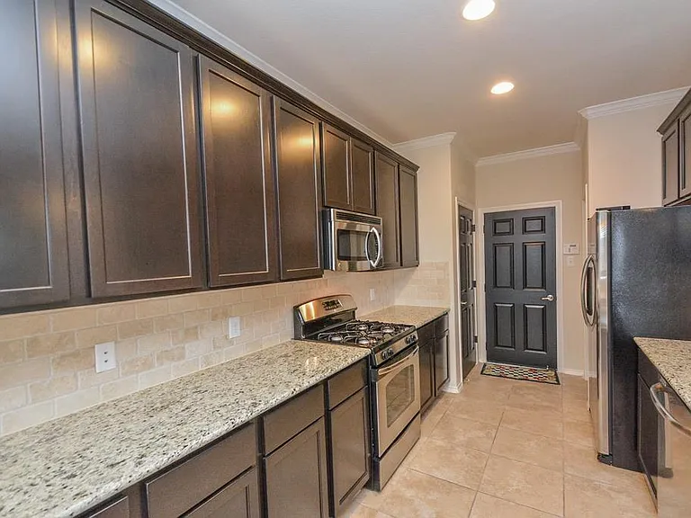 6490 Calgary Woods Ln — Photo 14