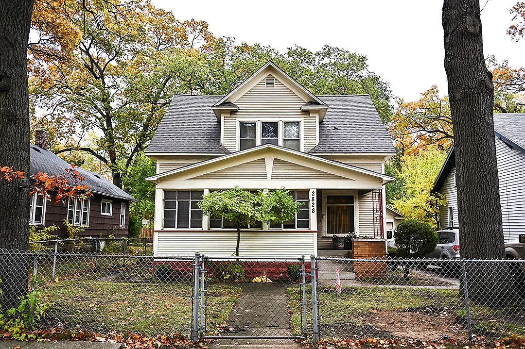 2828 6th St photo 1