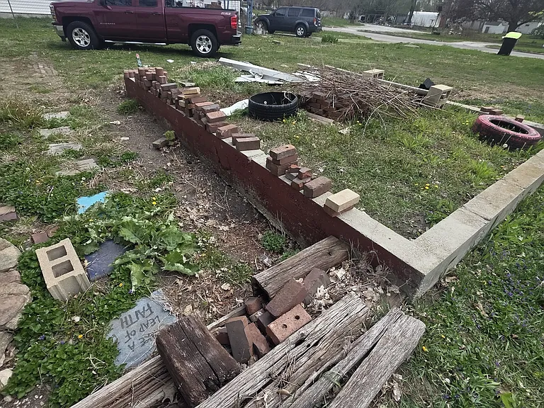 420 W State St — Photo 24