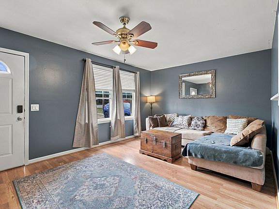 5th image of 1494 Ridgewood Ct W