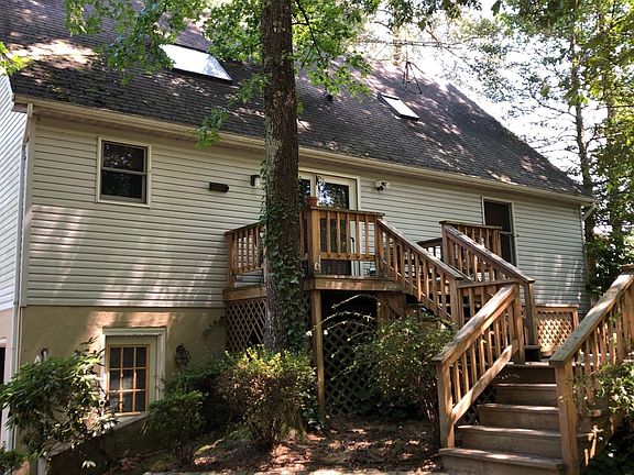 5th image of 21279 Scarborough Dr