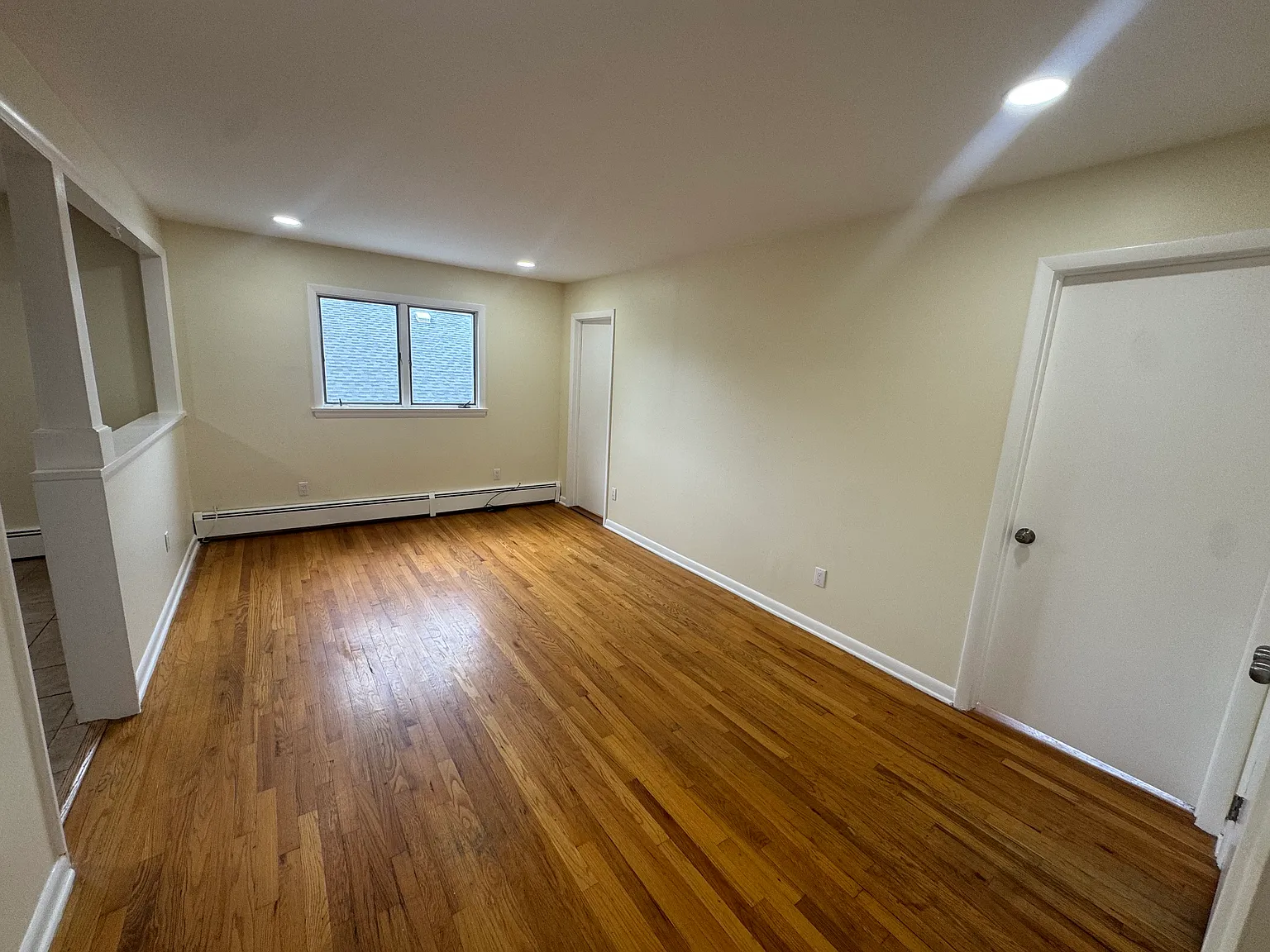 105 Webb Ave — Photo 1