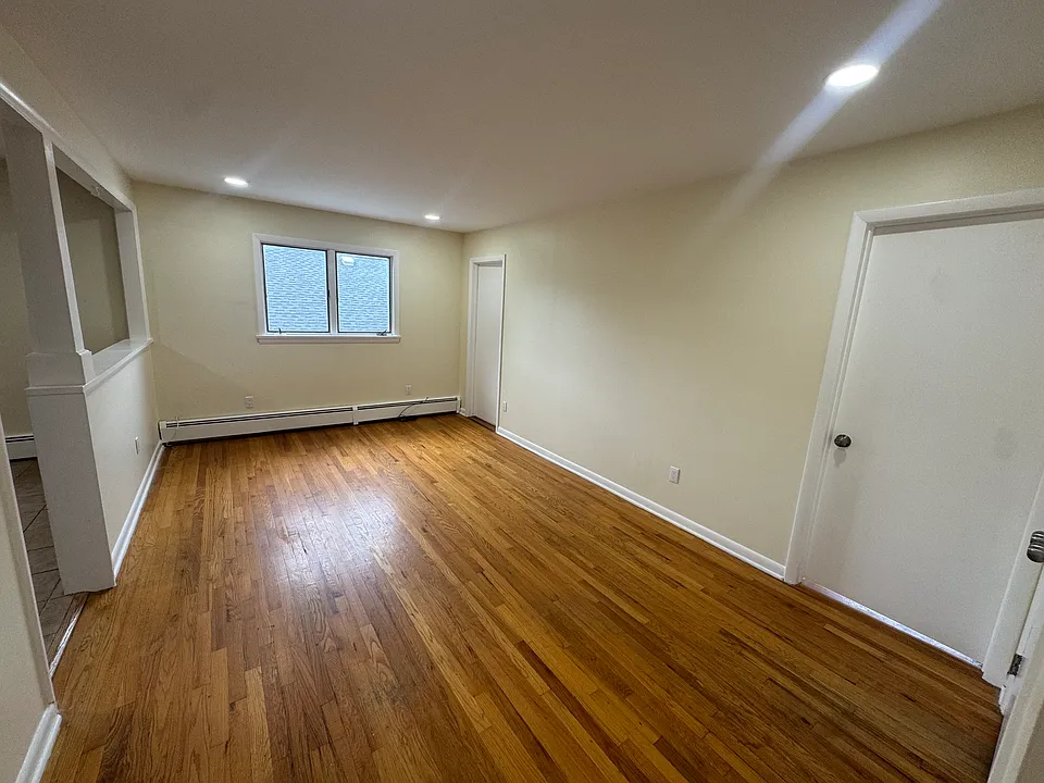 105 Webb Ave #3