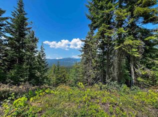 7460 Lakeshore Dr, Sagle, ID 83860
