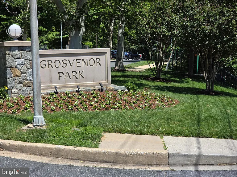 10424 Rockville Pike #402 — Photo 53