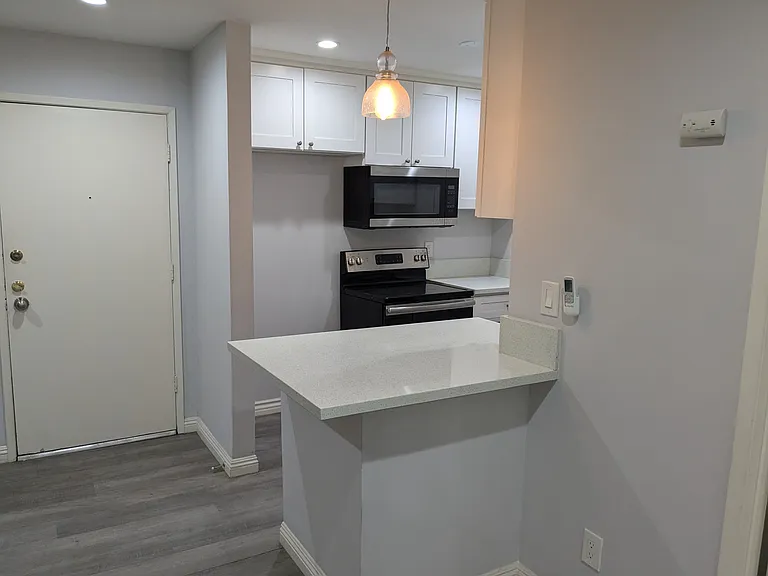 320 S Ardmore Ave #123 — Photo 4