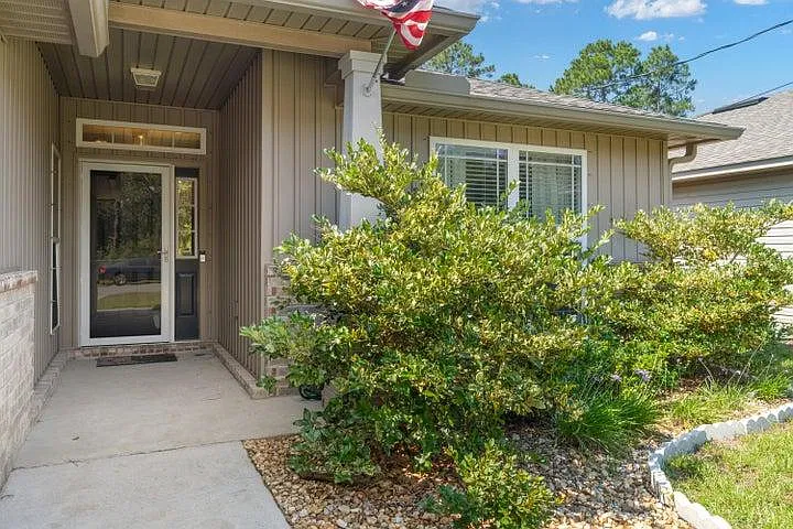 8265 Sierra St — Photo 2