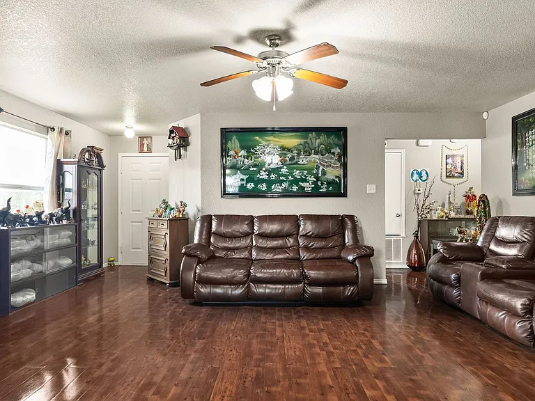 3901 Kevin Shaw Dr — Photo 5