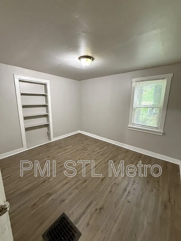 3 bed, 1.0 bath, 1286 sqft, $1,369 — Photo 3